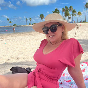 Meet your Posher, Ana haidee